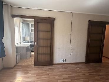 квартира аренда азия молл: Сдаю 2комнатную квартиру 104 серии, район Азии Молл, 3 из 4 этажей.50 — 6