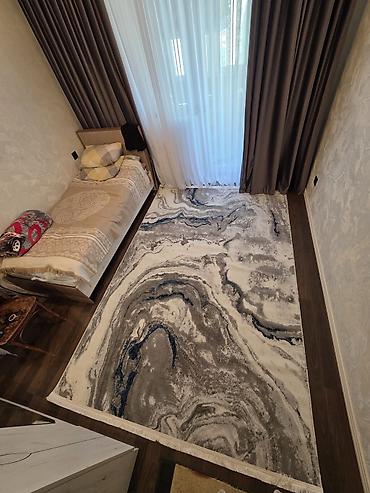 qara parça: Məhsul: İkiüzlü xalça Təsvir: - Ölçü təxmini: 2 x 3 m (uzun — 4