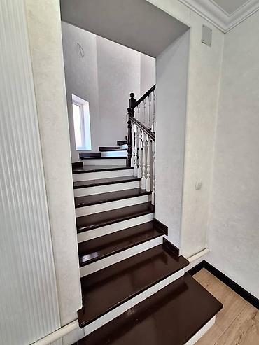 Продажа коттеджей и домов: Продается 2-уровневый мансардный дом 📍 Район: ж/м Колмо 🏠 Площадь — 5