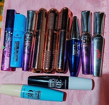 Šminka: Set kozmetike za usne i obrve – više komada Sadržaj: - Tečni ruževi i — 7