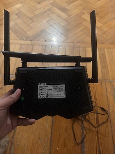 Tenda AC2100 simsiz router Xüsusiyyətlər: - Model: Tenda AC2100