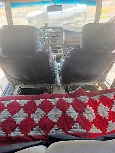 sprinter 4 4: Volkswagen Golf: 1990 г., 1.8 л, Механика, Бензин, Хэтчбэк — 5