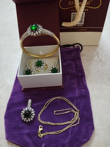 Zərgərlik dəstləri: Zərgərlik dəsti – EFE Model Jewellery Tərkib: - Qızılı rəngli sərt — 3