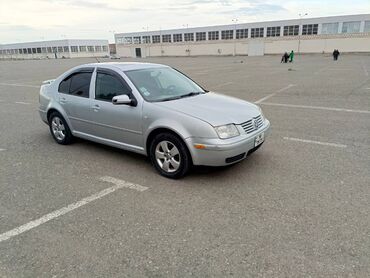 nol bir: Volkswagen Jetta: 1.8 l | 2001 il Sedan