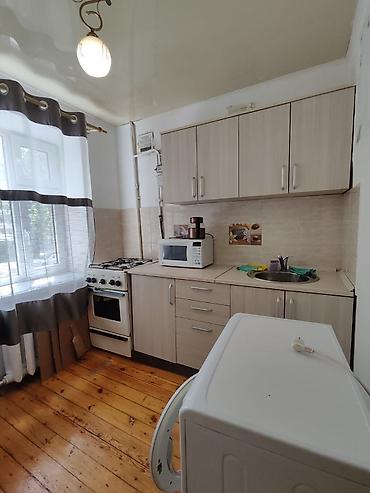 9мкр: 2 комнаты, 42 м², 9 мкр Индивидуалка, 2 этаж, Старый ремонт — 9