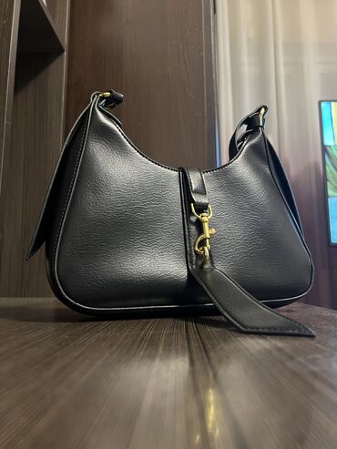 женские сумка: Женская сумочка, состояние идеал