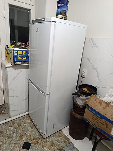 камер: Продается холодильник Indesit, двухкамерный, белый. Особенности: - — 1