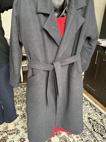 пальто женское новое: Пальто весна классика очень практичный 
На размер 46 48
Срочно срочно