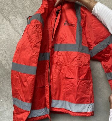 Kombinezonlar: Qırmızı rəngli iş geyimi dəsti – kombinezon və qışlıq iş gödəkçəsi - — 4