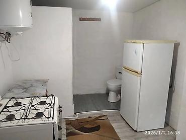 Долгосрочная аренда домов: 60 м², 3 комнаты, Утепленный, Забор, огорожен — 1