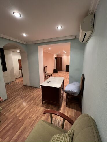 Uzunmüddətli kirayə mənzillər: Yasamal rayonunda Şarifzada küçasinda beşmartabali daş evin birinci -da lalafo.az — 2 Uzunmüddətli kirayə mənzillər: Yasamal rayonunda Şarifzada küçasinda beşmartabali daş evin birinci — 2