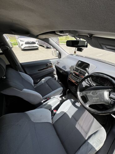 Toyota: Toyota Ipsum: 2000 г., 2 л, Автомат, Бензин, Минивэн — 11