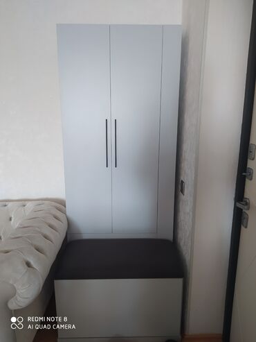 старые стулья: İşlənmiş, Açılan, 2 qapılı Düz dolab, Ayaqqabı dolabı, Azərbaycan