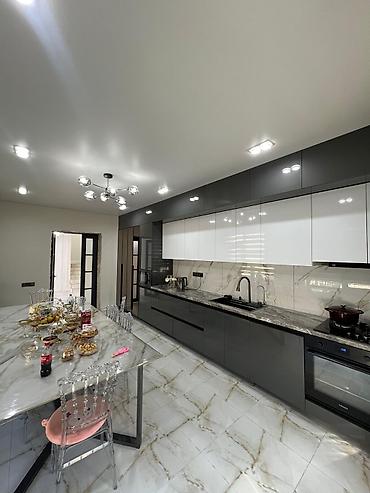 Продажа коттеджей и домов: Просторный дом с современным интерьером и качественной отделкой. - — 10