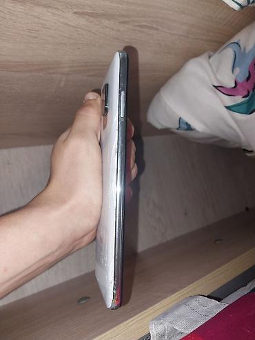 philips xenium 9@9z: Telefonu arxa şüşəsi sınıb,ekranda cızığlar var,nömrə yeri — 3