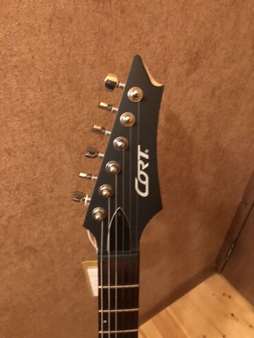 Elektro gitaralar: Cort elektro gitara seti Istifade edilmeyib! Sete daxildir: -elektro — 2