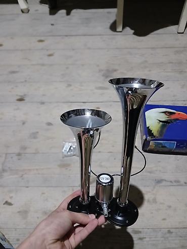 hava pompası: İki borulu hava siqnalı (air horn) - Gərginlik: 12V/24V (etiketdə — 3