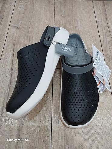 yeezy slides: Мужские сандалии, 44, 45, Crocs, Новый, цвет - Черный, Самовывоз — 1