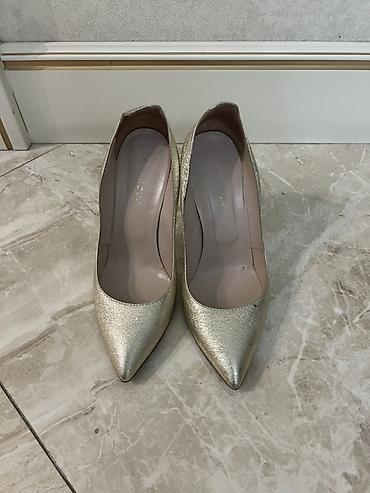 tufliler 2020: Qızılı rəngli qadın tuflisi – klassik stilettos - Burun: iti (pointed — 1