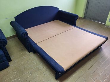 Sofe i kaučevi: Trosed i dvosed Maksimalno očuvani, na razvlačenje, urađeno dubinsko — 9