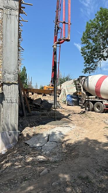 бетонно насос: Услуга: подача бетона автобетононасосом Описание: - Автобетононасос — 2