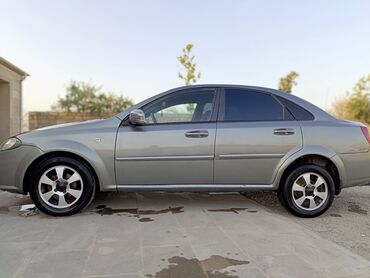Daewoo: Daewoo Gentra: 1.5 l | 2014 il Sedan — 2