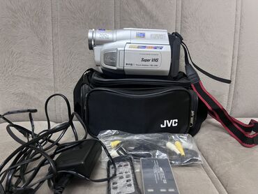 netbook çantası: JVC Super VHS videokamera seti Xüsusiyyətlər: - Super VHS yazma