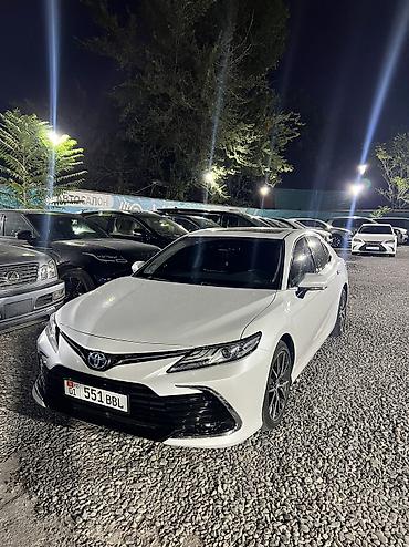 Toyota Camry: 2022 г., 2.5 л, Автомат, Гибрид, Седан