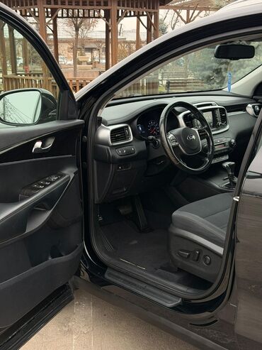 Kia: Kia Sorento: 2019 г., 2.4 л, Автомат, Бензин, Кроссовер — 2
