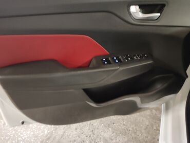 Hyundai: Hyundai Accent: 1.6 l | 2020 il Sedan — 12