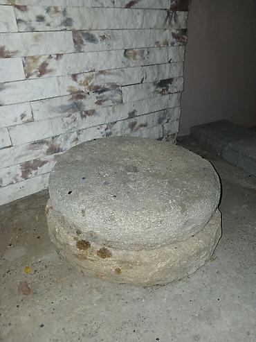 Kənd təssərüfatı avadanlığı: Daş dəyirman daşı (ikiqat) - Material: təbii daşdan yonulmuş üst və — 2