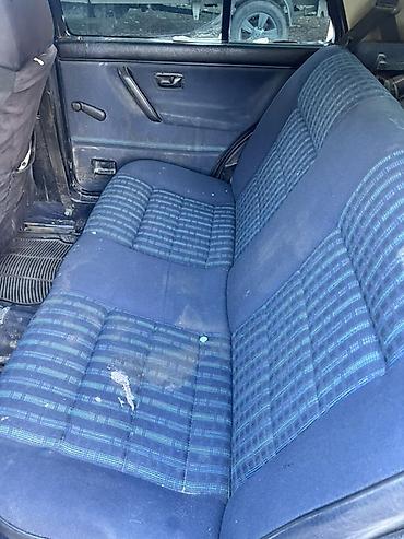 Унаа: Volkswagen Golf: 1990 г., 1.6 л, Кол менен иштөөчү, Бензин, Хетчбек — 5