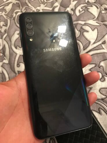 Уюлдук телефондор: Samsung A30s, Колдонулган, 32 GB, түсү - Кызгылт көк, 2 SIM