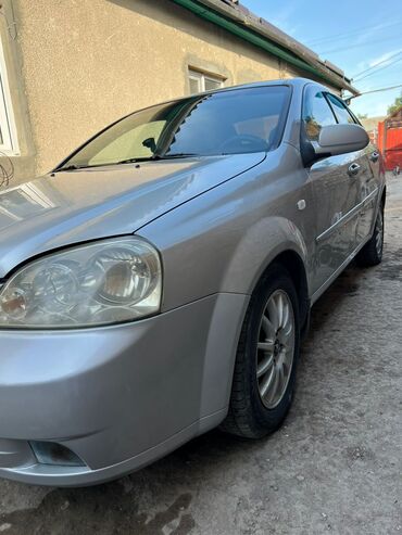 машина маленкий: Chevrolet Lacetti: 2006 г., 1.6 л, Автомат, Бензин, Седан