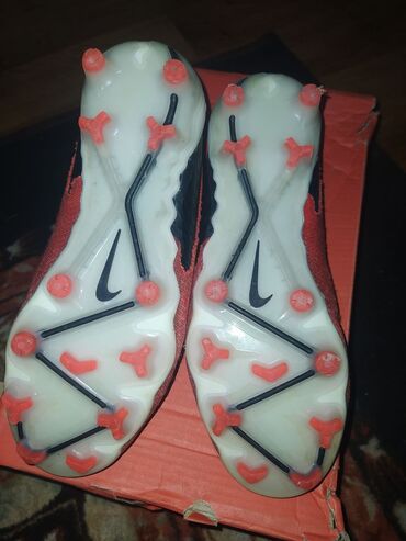 сороконожки обувь: Футбольные бутсы Nike Phantom Vision (без шнурков, с носком-манжетой)