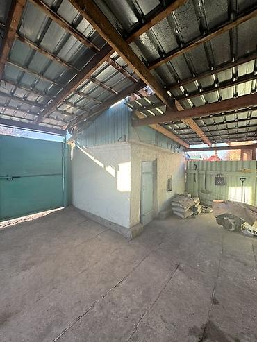 Продажа коттеджей и домов: Продаётся дом в городе Кара- Балта в хорошем районе с закрытым двором — 2