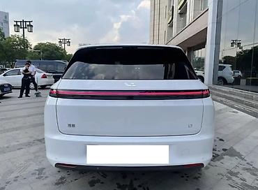 Lixiang: Lixiang L7: 2024 г., 1.5 л, Автомат, Газ — 4