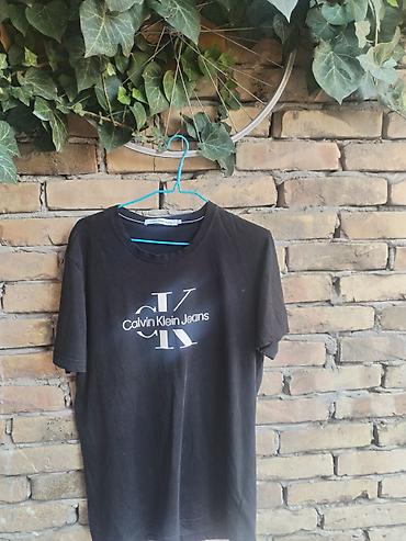 lanene bermude: Calvin Klein Jeans muška majica kratkih rukava - Model: crna majica — 2