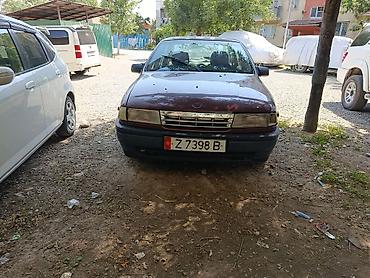 Opel Vectra: 1991 г., 1.6 л, Механика, Бензин, Седан at lalafo.kg Opel Vectra: 1991 г., 1.6 л, Механика, Бензин, Седан