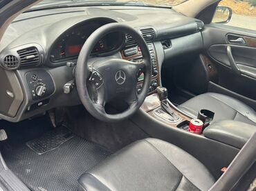 Boşqablar: Mercedes-Benz C-Class: 3.2 l | 2000 il Sedan