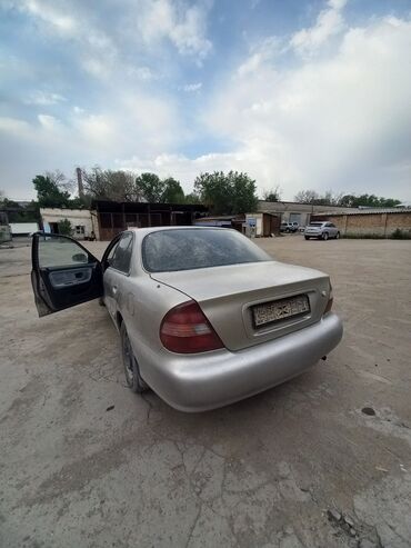 corolla runx: Hyundai Sonata: 1996 г., 1.6 л, Механика, Бензин, Седан