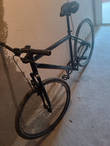 трехколесный велосипед для взрослых в баку: 28 lik velosipeddir.Tekerleri dəyişiləcək deye ele qiymete qoyulub