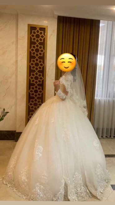платье с косынкой: Свадебное шикарное платье,состояние лучшее
10000 тыс на продажу