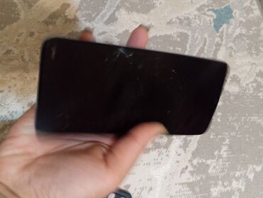 Digər mobil telefonlar: Smartfon – mavi rəngli arxa qapaq, parıltılı gradient effektli dizayn — 3