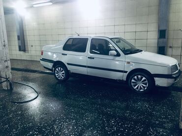волсваген вента: Volkswagen Vento: 1.8 л | 1993 г