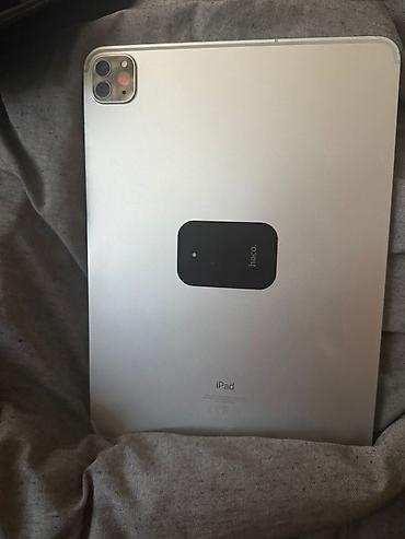 Apple iPad: Apple iPad Pro + Magic Keyboard - Model: iPad Pro (USB‑C/Thunderbolt — 1