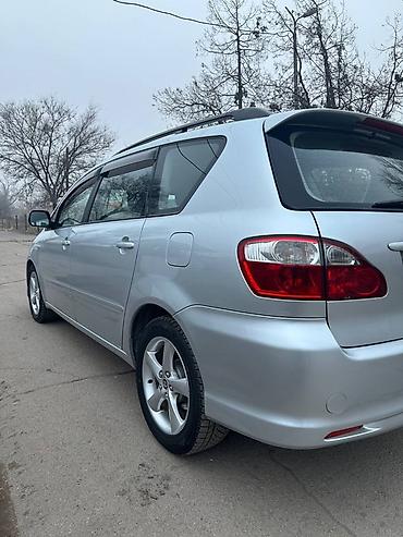 Toyota: Toyota Ipsum: 2004 г., 2 л, Автомат, Дизель, Минивэн — 7