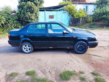 купить volkswagen vento: Volkswagen Vento: 1993 г., 1.8 л, Механика, Бензин, Седан