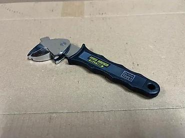 Ključevi: Univerzalni samopodešavajući ključ – Versa Wrench 21 u 1 - — 1