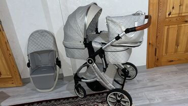 коляска baby: Коляска, цвет - Серебристый, Новый